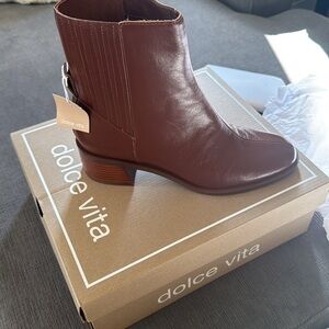 Dolce Vita, size 8, cognac/brown boots